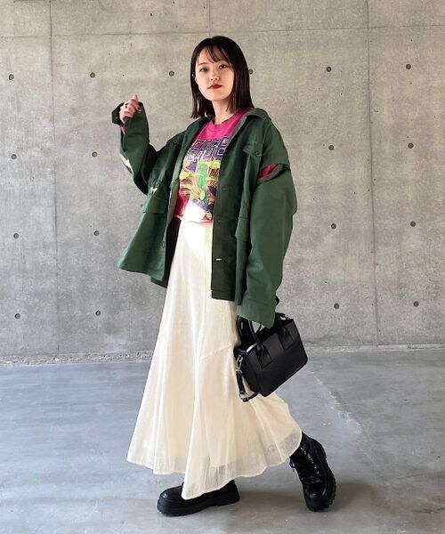 PAGEBOY（ページボーイ）の「ショートロックスウェット（トップス・レディース・オフホワイト05/チャコール18/ピンク25・F）」の12枚目の写真