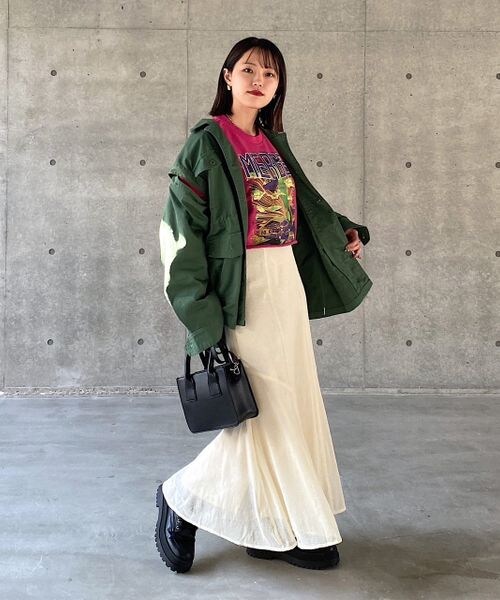 PAGEBOY（ページボーイ）の「ショートロックスウェット（トップス・レディース・オフホワイト05/チャコール18/ピンク25・F）」の13枚目の写真