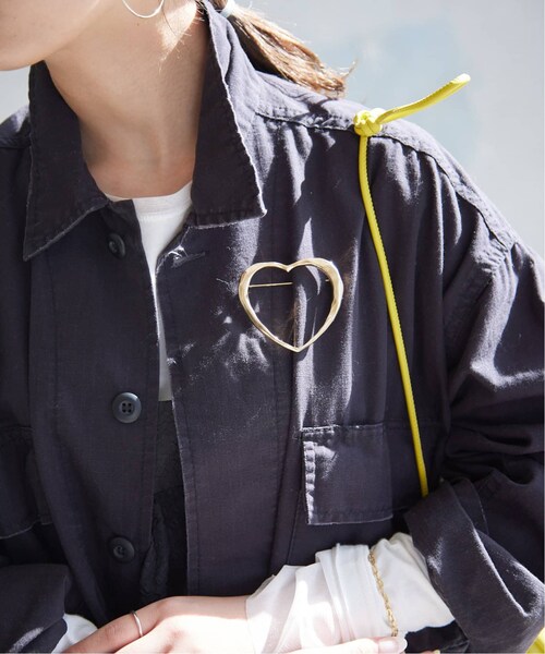 SLOBE IENA（スローブイエナ）の「《追加/予約》SLOBE ハートブローチ（ファッション雑貨・ゴールド/(090)/フリー/在庫あり）」の3枚目の写真