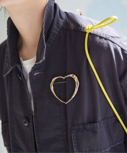 SLOBE IENA（スローブイエナ）の「《追加/予約》SLOBE ハートブローチ（ファッション雑貨・ゴールド/(090)/フリー/在庫あり）」の4枚目の写真
