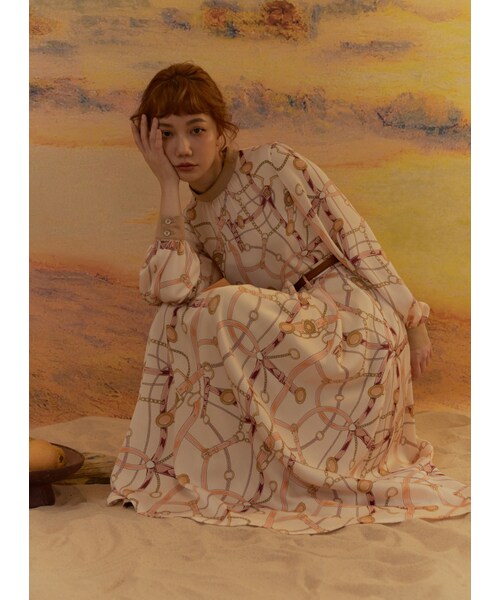 Marjorie（マージョリー）の「第六章節，滿版鎖鏈圖騰拼色長裙（スカート・レディース・印花卡・S/M）」の2枚目の写真
