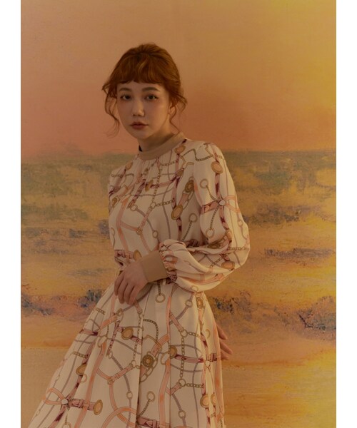 Marjorie（マージョリー）の「伊薩卡頌歌，滿版鎖鏈印花拼色雪紡上衣（トップス・レディース・印花卡・S/M）」の6枚目の写真