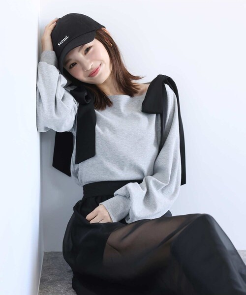one after another NICE CLAUP(ワンアフターアナザーナイスクラップ)の「肩リボン付きトップス(Tシャツ/カットソー・レディース・オフホワイト/ラベンダー/グレー/ホワイト系その他・0)」の1枚目の写真