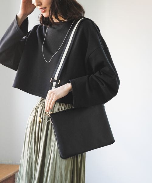 LEPSIM(レプシィム)の「テープベルトショルダーバッグ(バッグ・レディース・アイボリー08/ブラック09/ベージュ52・ONE SIZE)」の10枚目の写真