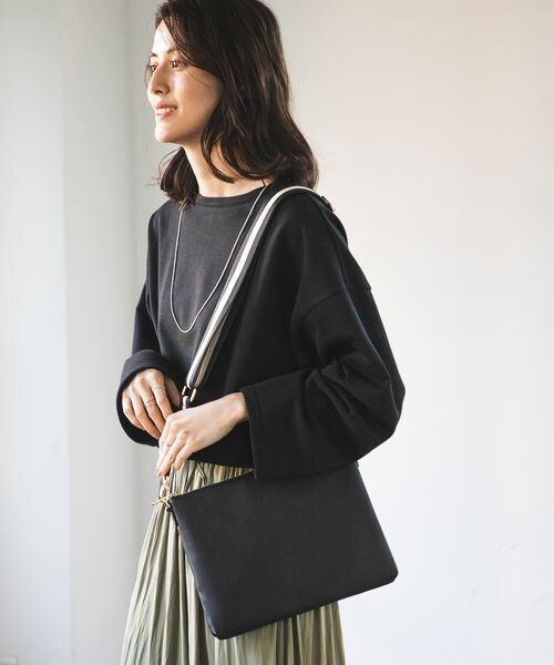 LEPSIM(レプシィム)の「テープベルトショルダーバッグ(バッグ・レディース・アイボリー08/ブラック09/ベージュ52・ONE SIZE)」の8枚目の写真