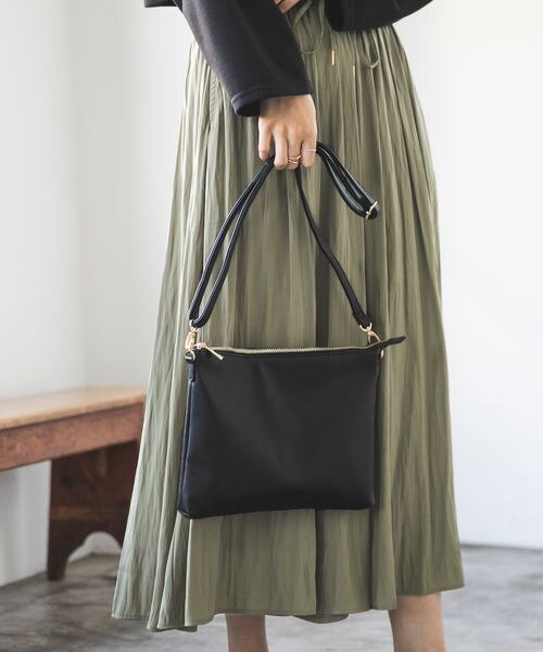 LEPSIM(レプシィム)の「テープベルトショルダーバッグ(バッグ・レディース・アイボリー08/ブラック09/ベージュ52・ONE SIZE)」の15枚目の写真