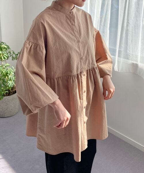 LOWRYS FARM（ローリーズファーム）の「フリルチュニックワンピース（トップス・オフ05/ブラック09/ベージュ52・FREE）」の20枚目の写真