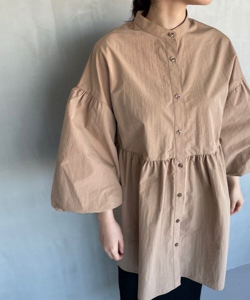 LOWRYS FARM（ローリーズファーム）の「フリルチュニックワンピース（トップス・オフ05/ブラック09/ベージュ52・FREE）」の21枚目の写真