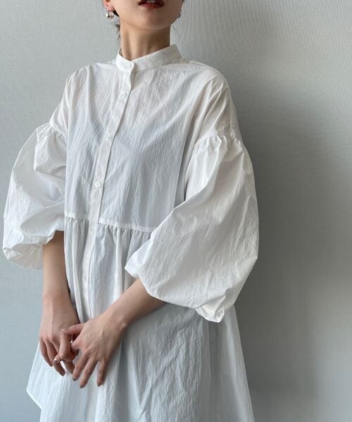 LOWRYS FARM（ローリーズファーム）の「フリルチュニックワンピース（トップス・オフ05/ブラック09/ベージュ52・FREE）」の13枚目の写真