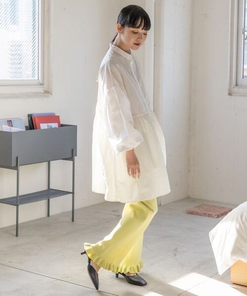 LOWRYS FARM（ローリーズファーム）の「フリルチュニックワンピース（トップス・オフ05/ブラック09/ベージュ52・FREE）」の7枚目の写真