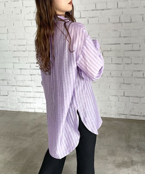 PAGEBOY（ページボーイ）の「サテンシアーストライプシャツ（トップス・オフホワイト05/チャコール18/ラベンダー92・F）」の14枚目の写真