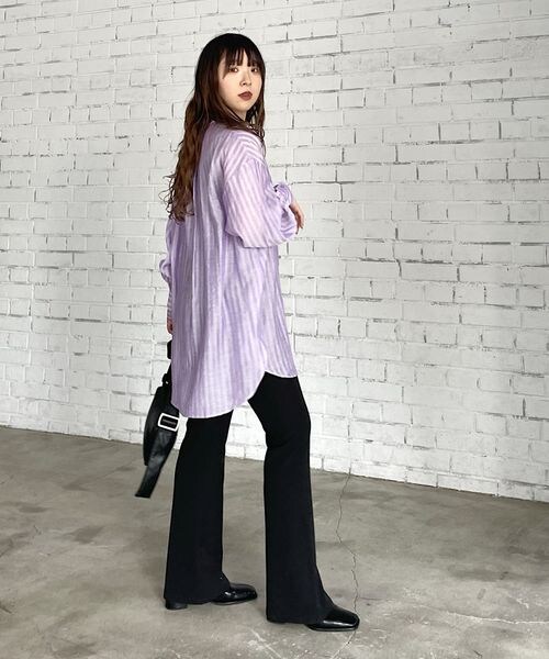 PAGEBOY（ページボーイ）の「サテンシアーストライプシャツ（トップス・オフホワイト05/チャコール18/ラベンダー92・F）」の17枚目の写真