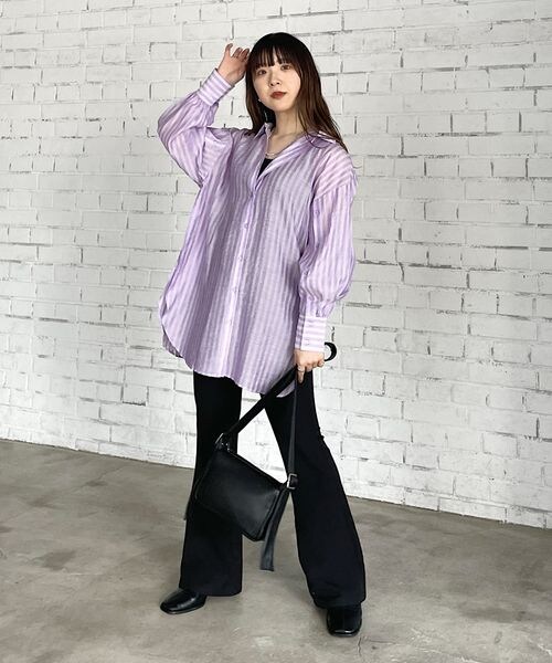 PAGEBOY（ページボーイ）の「サテンシアーストライプシャツ（トップス・オフホワイト05/チャコール18/ラベンダー92・F）」の16枚目の写真