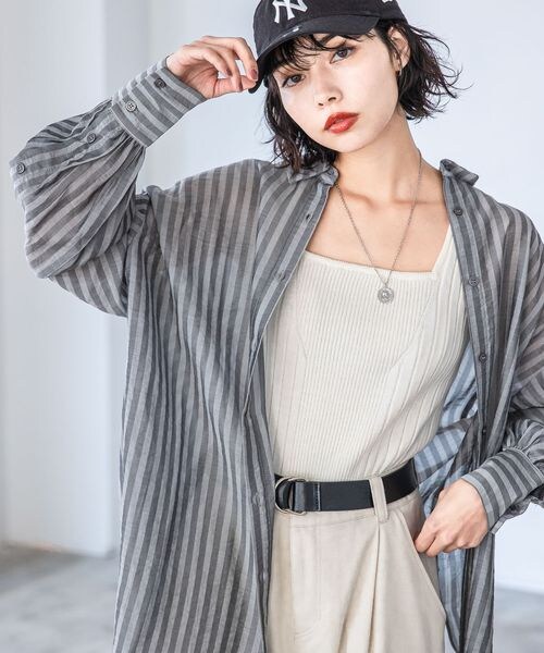 PAGEBOY（ページボーイ）の「サテンシアーストライプシャツ（トップス・オフホワイト05/チャコール18/ラベンダー92・F）」の9枚目の写真