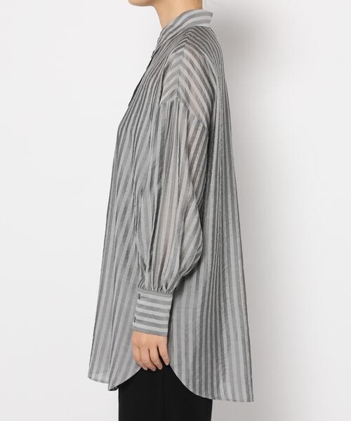 PAGEBOY（ページボーイ）の「サテンシアーストライプシャツ（トップス・オフホワイト05/チャコール18/ラベンダー92・F）」の19枚目の写真