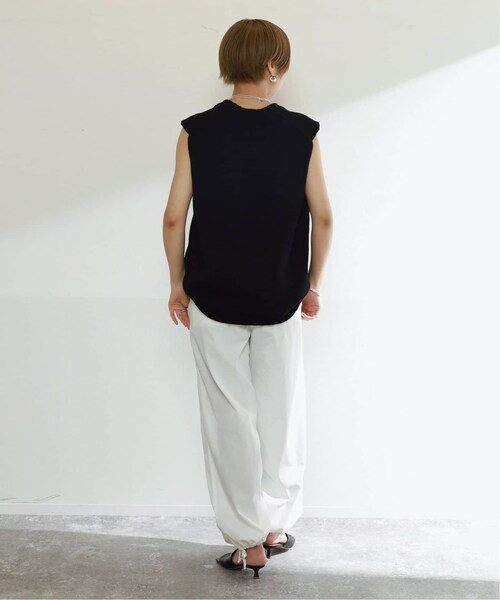 VERMEIL par iena（ヴェルメイユパーイエナ）の「《予約》【INSCRIRE/アンスクリア】Cotton V Neck No Sleeve Knit（その他・ブラック/フリー）」の6枚目の写真