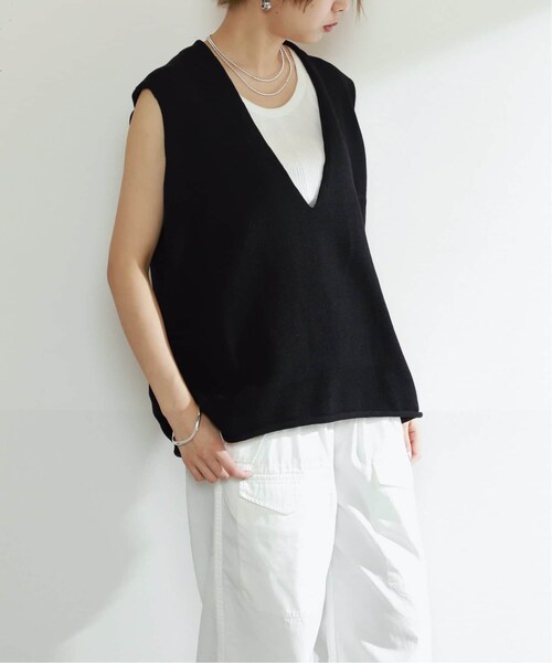 VERMEIL par iena（ヴェルメイユパーイエナ）の「《予約》【INSCRIRE/アンスクリア】Cotton V Neck No Sleeve Knit（その他・ブラック/フリー）」の8枚目の写真