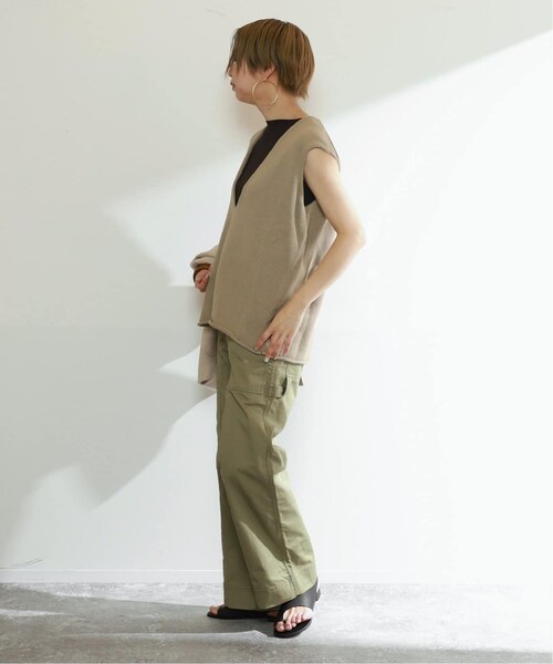 VERMEIL par iena（ヴェルメイユパーイエナ）の「《予約》【INSCRIRE/アンスクリア】Cotton V Neck No Sleeve Knit（その他・ブラック/フリー）」の11枚目の写真