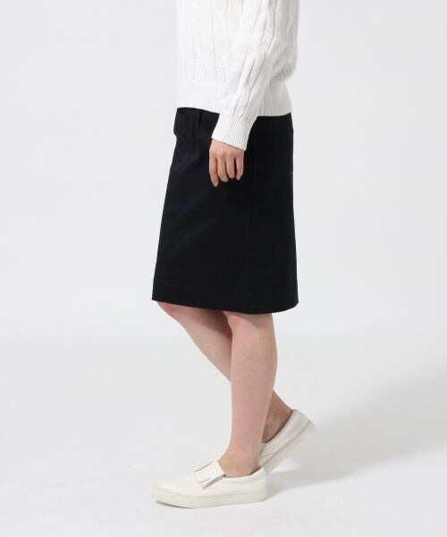 GLOBAL WORK（グローバルワーク）の「ストレッチサテンスカート（スカート・レディース・ホワイト05/カーキ75/ブルー85/ダークネイビー89・Ｓ/Ｍ/Ｌ）」の7枚目の写真