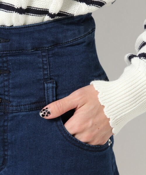 Heather（ヘザー）の「ヘザーＳＳハイウエストショートパンツ（パンツ・レディース・ホワイト/ケミカルブルー/ネイビー・Ｓ/Ｍ）」の8枚目の写真