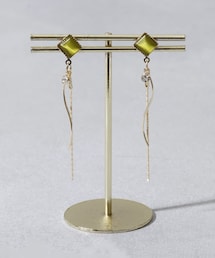 スクエアサガリピアス