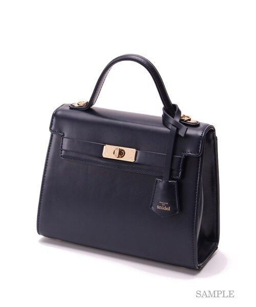 SNIDEL(スナイデル)の「パッドロックミニポシェット(ポーチ・レディース・WHT/NVY/KKI・F)」の10枚目の写真