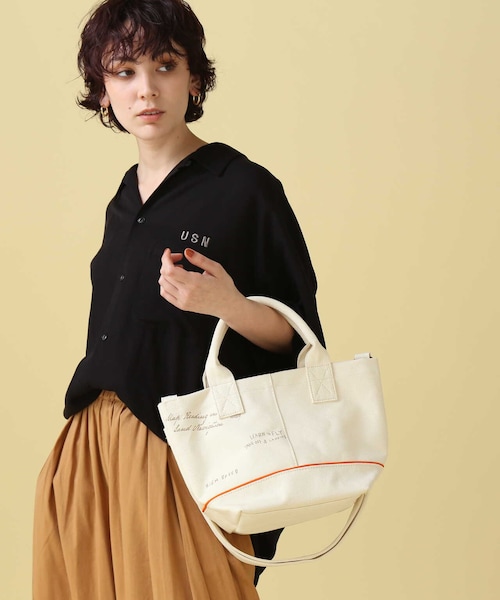 AVIREX(アヴィレックス)の「SCRIBBING MINI TOTE BAG/ スクリブリング ミニトートバッグ(バッグ・オリーブ/アイボリー/ウォッシュユーズド/ユーズド・F)」の6枚目の写真