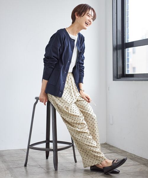 LEPSIM（レプシィム）の「ツヤサテンガライージーパンツ（パンツ・レディース・ブラック×ドット09/ベージュ×ドット51/ベージュ×ストライプ53/ネイビー88・FREE SIZE）」の10枚目の写真