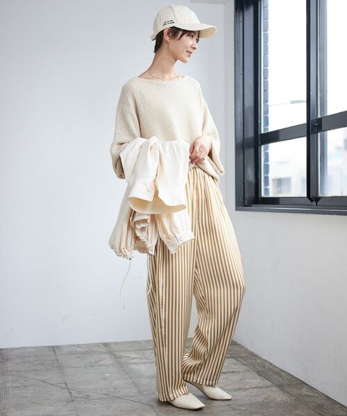 LEPSIM（レプシィム）の「ツヤサテンガライージーパンツ（パンツ・レディース・ブラック×ドット09/ベージュ×ドット51/ベージュ×ストライプ53/ネイビー88・FREE SIZE）」の15枚目の写真