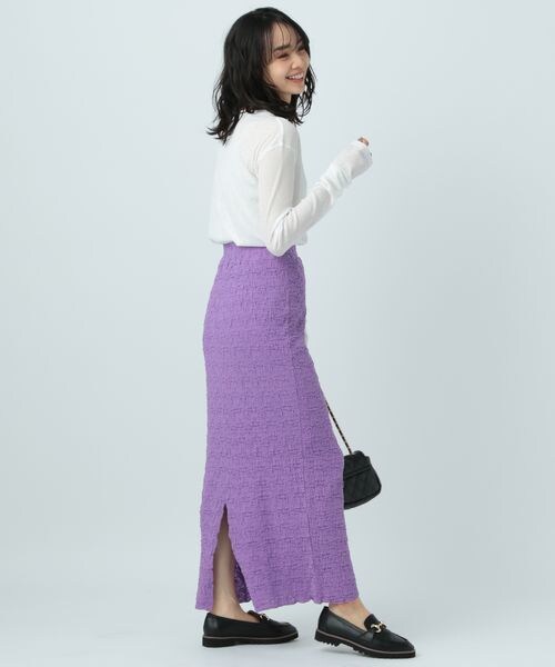 BAYFLOW（ベイフロー）の「≪予約≫シアーロンT（トップス・レディース・オフホワイト11/ブラック19/ピスタチオ61・F）」の6枚目の写真