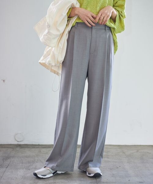 LEPSIM（レプシィム）の「ハイウエストタックスラックスパンツ（パンツ・レディース・ブラック09/グレー15/ピンク22・M/L）」の2枚目の写真