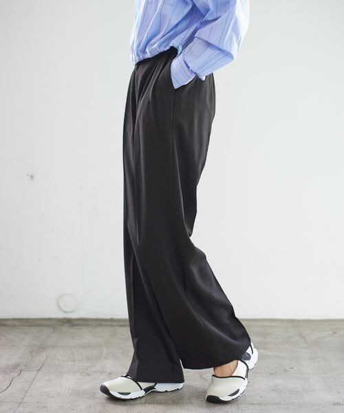 LEPSIM（レプシィム）の「ハイウエストタックスラックスパンツ（パンツ・レディース・ブラック09/グレー15/ピンク22・M/L）」の4枚目の写真