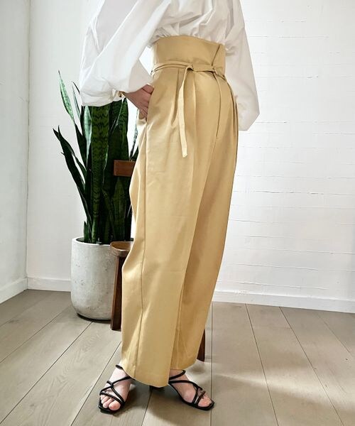 LOWRYS FARM（ローリーズファーム）の「２ＷＡＹベルトツキワイドパンツ（パンツ・レディース・アイボリー08/ブラック09/ベージュ52・F）」の11枚目の写真