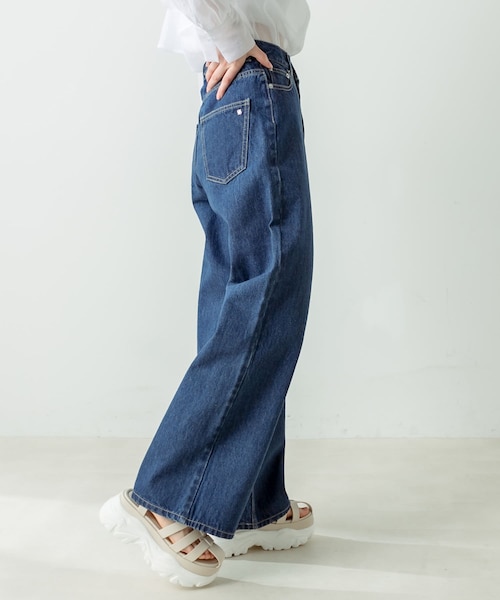 OLIVE des OLIVE(オリーブデオリーブ)の「脚長ワイドデニムパンツ(デニムパンツ・レディース・サックスブルー/ブルー・FREE)」の1枚目の写真