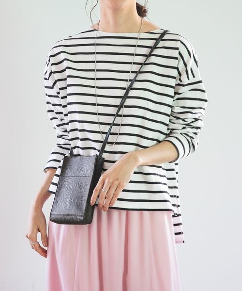 LEPSIM(レプシィム)の「スマホショルダー(バッグ・レディース・アイボリー08/ブラック09/オレンジ45/グリーン75・ONE SIZE)」の2枚目の写真