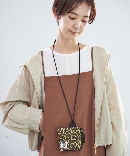 LEPSIM（レプシィム）の「CODE PURSE（バッグ・レディース・ブラック09/レオパード55・ONE SIZE）」の2枚目の写真