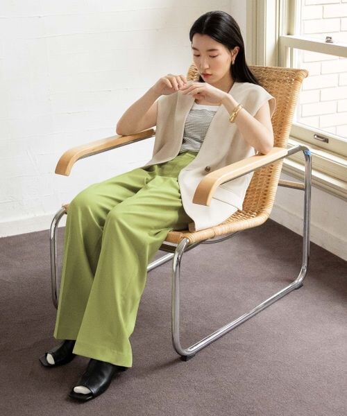 LOWRYS FARM(ローリーズファーム)の「スタイルUP/タックワイドパンツ(パンツ・レディース・アイボリー08/ブラック09/ブラウン58/グリーン72・S/M/L)」の21枚目の写真