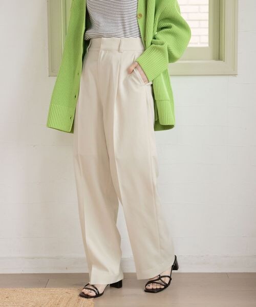LOWRYS FARM(ローリーズファーム)の「スタイルUP/タックワイドパンツ(パンツ・レディース・アイボリー08/ブラック09/ブラウン58/グリーン72・S/M/L)」の13枚目の写真