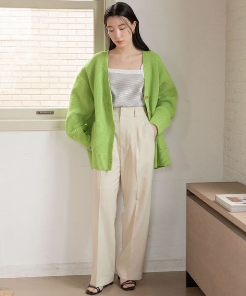 LOWRYS FARM(ローリーズファーム)の「スタイルUP/タックワイドパンツ(パンツ・レディース・アイボリー08/ブラック09/ブラウン58/グリーン72・S/M/L)」の11枚目の写真