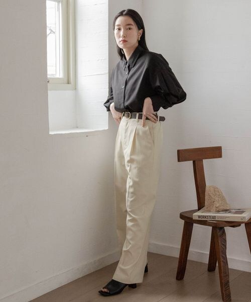 LOWRYS FARM(ローリーズファーム)の「スタイルUP/タックワイドパンツ(パンツ・レディース・アイボリー08/ブラック09/ブラウン58/グリーン72・S/M/L)」の8枚目の写真