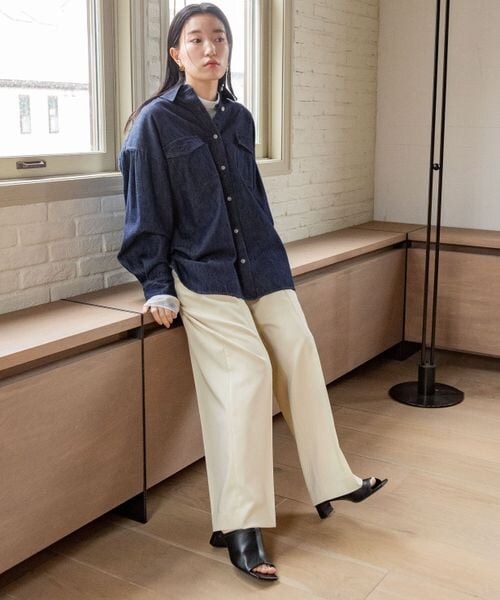 LOWRYS FARM(ローリーズファーム)の「スタイルUP/タックワイドパンツ(パンツ・レディース・アイボリー08/ブラック09/ブラウン58/グリーン72・S/M/L)」の3枚目の写真