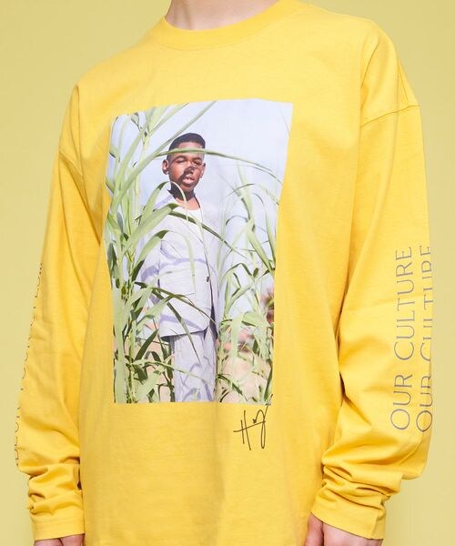 FOREVER 21（フォーエバー トゥエンティーワン）の「フォトプリントロンT（トップス・レディース・イエロー60・S/M）」の5枚目の写真