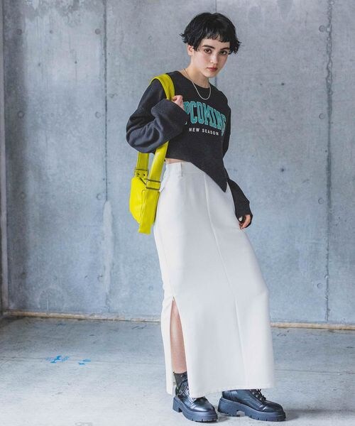 PAGEBOY(ページボーイ)の「カレッジショートスウェット(トップス・レディース・ブラック09/オートミール50/マスタード65・F)」の6枚目の写真