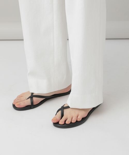 Curensology（カレンソロジー）の「シェルタリングストレートパンツ