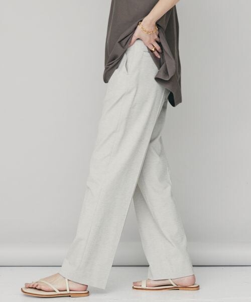 Curensology（カレンソロジー）の「シェルタリングストレートパンツ