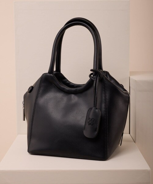 Kastane(カスタネ)の「【3/4(土)12:00発売】 fake leather 2way bag(バッグ・レディース・ブラック/アイボリー/オレンジ・F)」の2枚目の写真