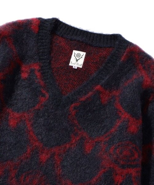 South2 West8（サウスツーウェストエイト）の「LOOSE FIT V NECK SWEATER-SKULL&TARGET（トップス・マスタード/ネイビー・M）」の2枚目の写真