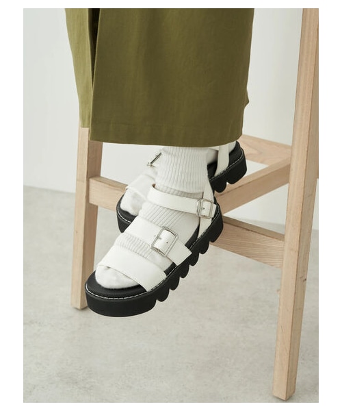 earth music&ecology（アースミュージックアンドエコロジー）の「ORientalTRaffic 厚底ストラップサンダル（シューズ・ホワイト/ブラック・S/M/L）」の2枚目の写真