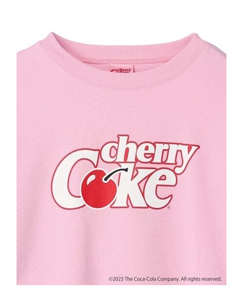 earth music&ecology(アースミュージックアンドエコロジー)の「別注 Cherry Coke®スウェット(トップス・ライトピンク・F)」の11枚目の写真