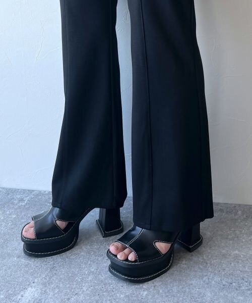 HARE（ハレ）の「イージーフィットフレアパンツ（）」 - WEAR